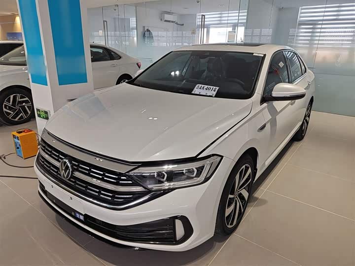 Фото 1 - Volkswagen Sagitar L