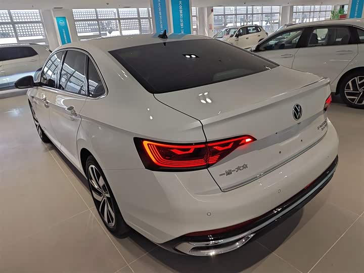 Фото 5 - Volkswagen Sagitar L