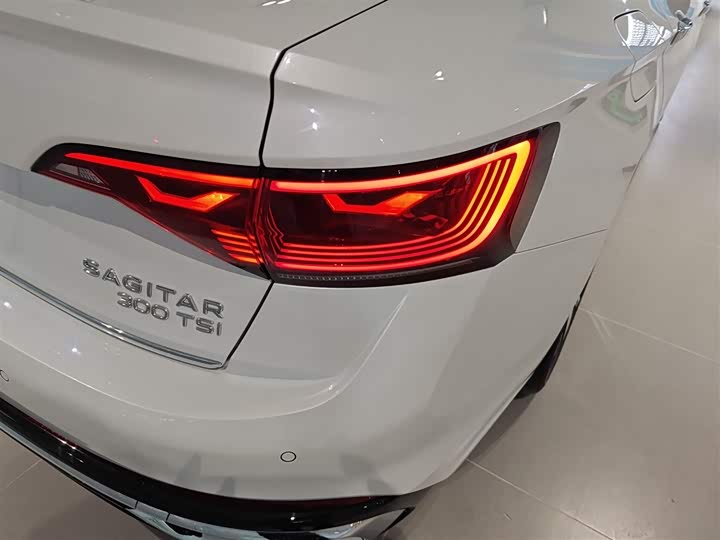 Фото 8 - Volkswagen Sagitar L