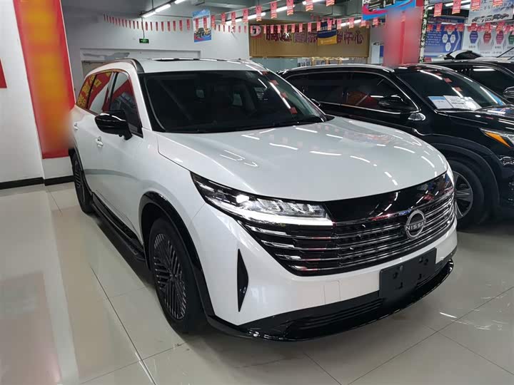 Фото 4 - Nissan Pathfinder