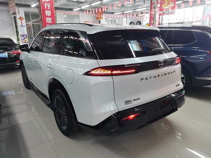 Фото 5 - Nissan Pathfinder