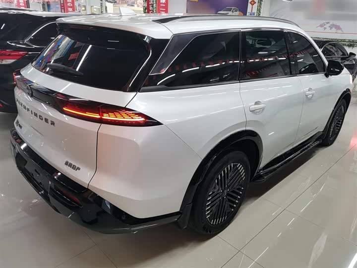 Фото 7 - Nissan Pathfinder