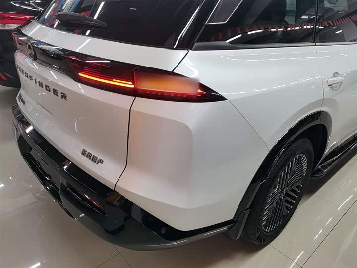 Фото 8 - Nissan Pathfinder