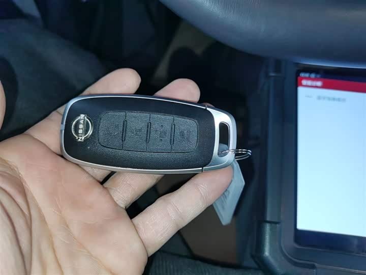 Фото 9 - Nissan Pathfinder