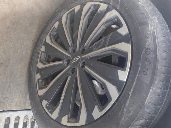 Фото 6 - Chery Tiggo 9