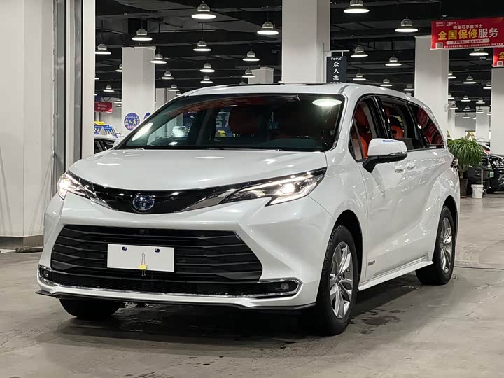 Фото 2 - Toyota Sienna