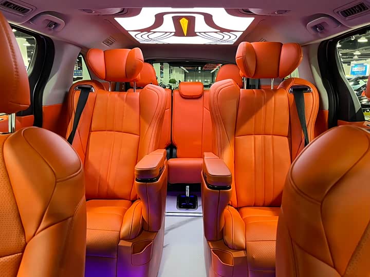 Фото 7 - Toyota Sienna