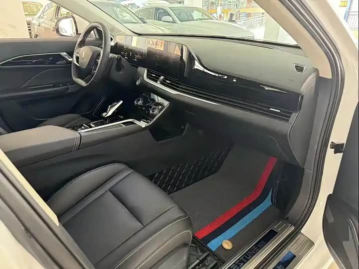 Фото 6 - Bestune B70