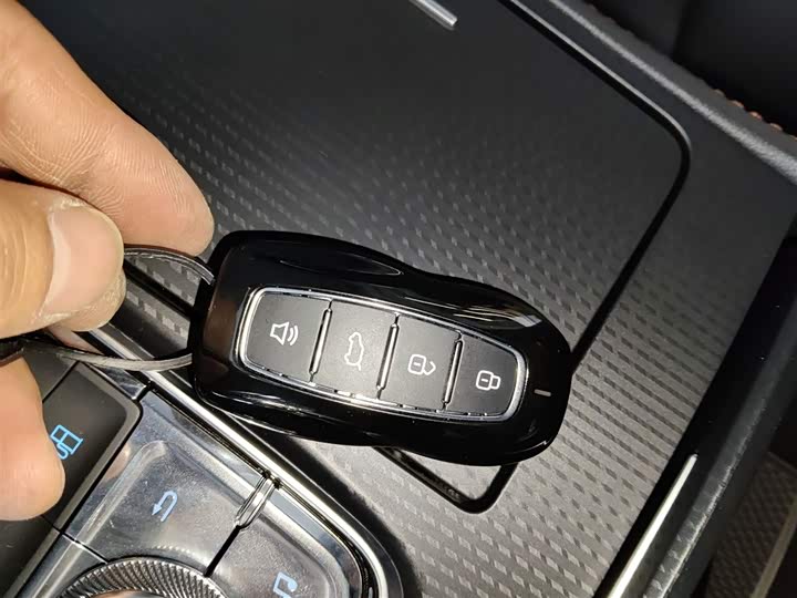 Фото 9 - Ford Equator Hybrid