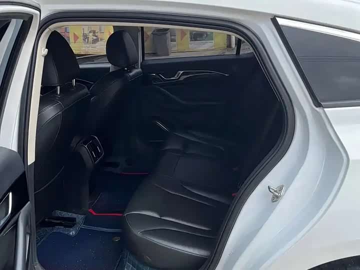 Фото 5 - Bestune B70