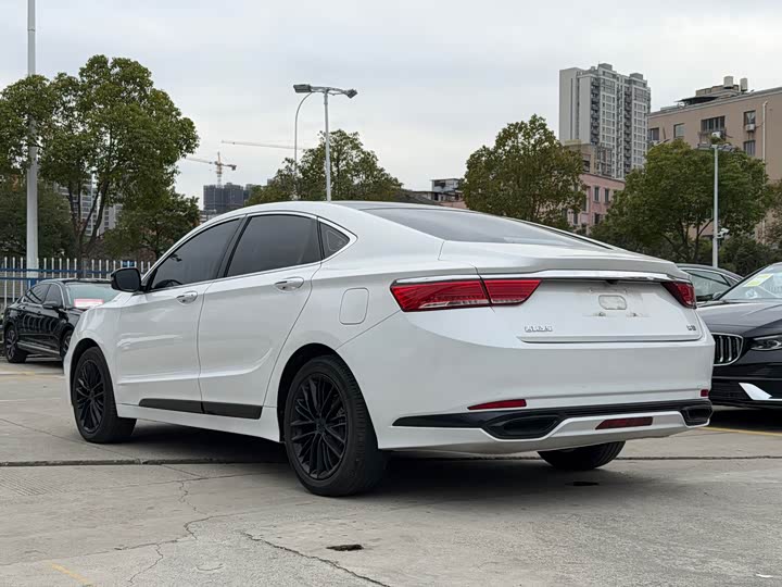 Фото 4 - Geely Emgrand GT