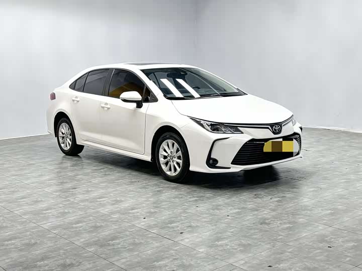 Фото 3 - Toyota Corolla