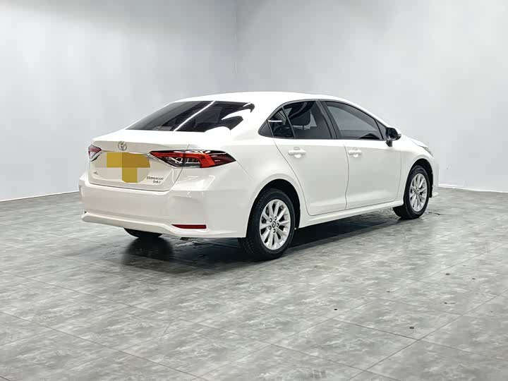 Фото 4 - Toyota Corolla