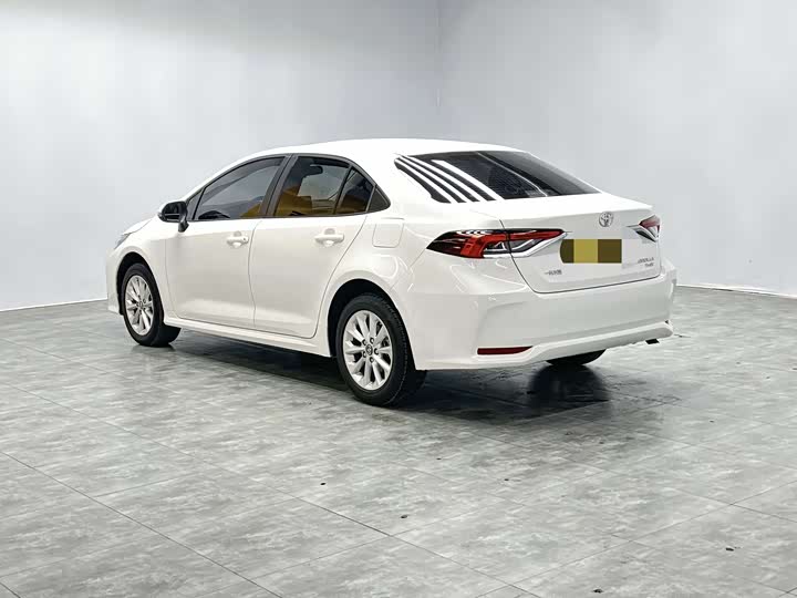 Фото 6 - Toyota Corolla