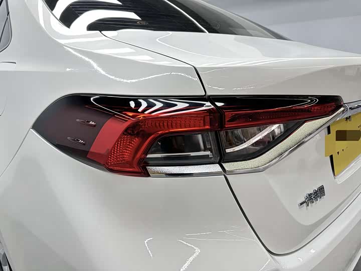 Фото 7 - Toyota Corolla