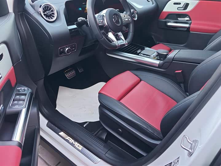 Фото 9 - Mercedes-Benz GLA-Class AMG