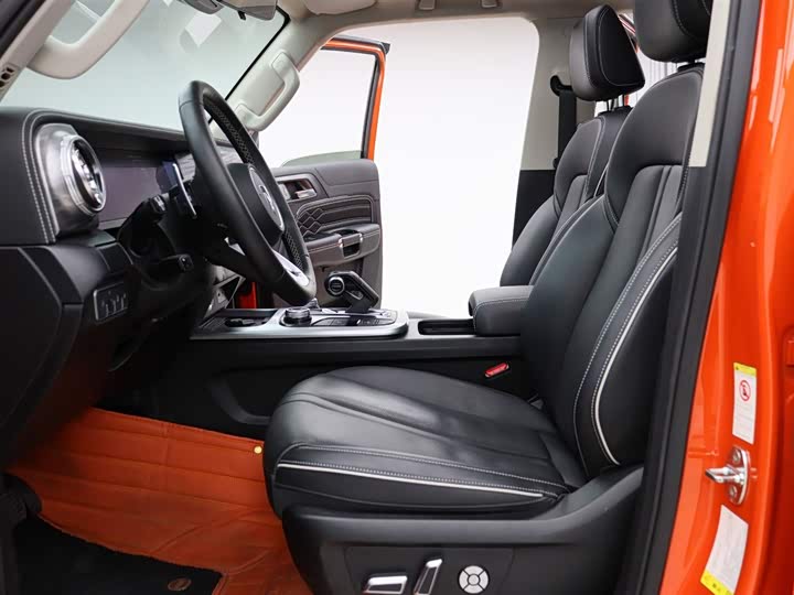 Фото 2 - Tank 300