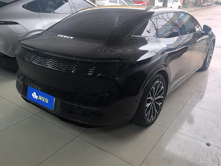 Фото 3 - Zeekr 007