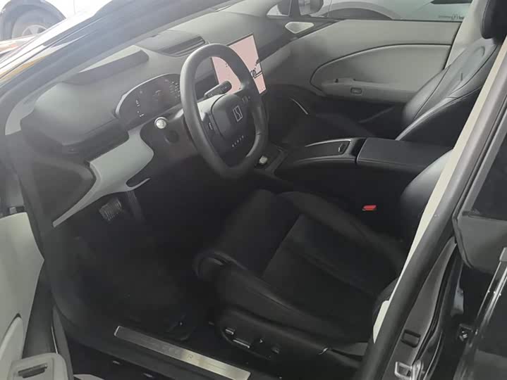 Фото 9 - Zeekr 007