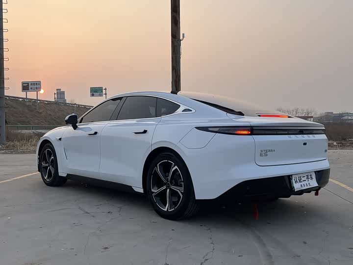 Фото 9 - Exeed Sterra ES