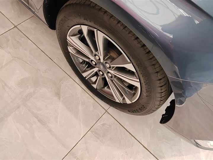 Фото 6 - Ford Escort