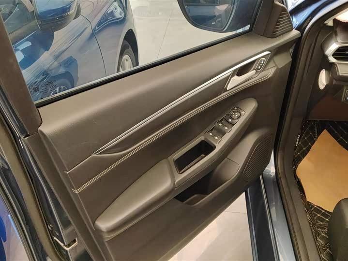 Фото 7 - Ford Escort