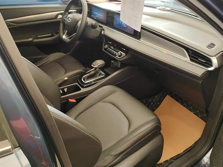 Фото 8 - Ford Escort