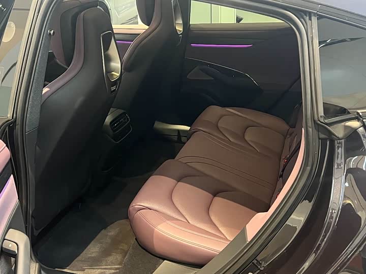 Фото 3 - Xiaomi SU7