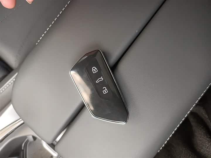 Фото 9 - Volkswagen Passat