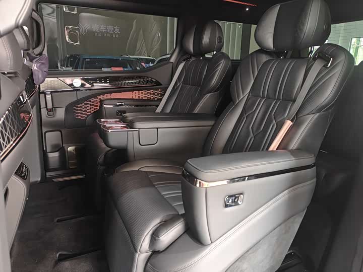 Фото 6 - Zeekr 009