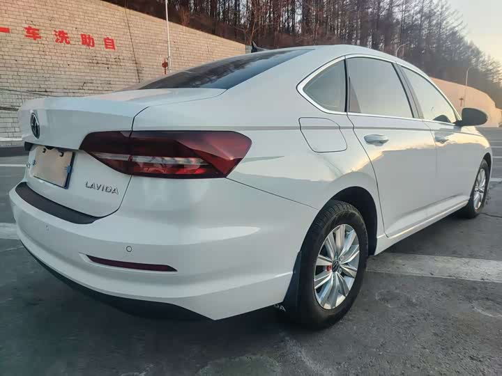 Фото 6 - Volkswagen Lavida