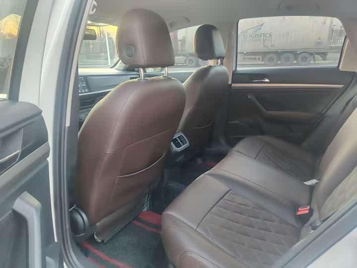 Фото 9 - Volkswagen Lavida