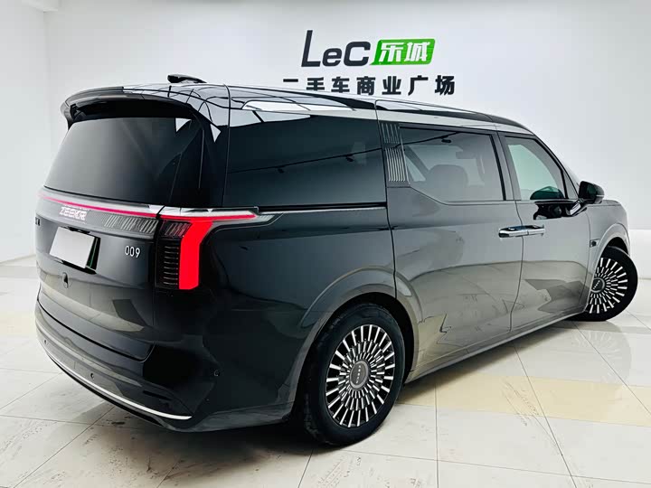 Фото 3 - Zeekr 009