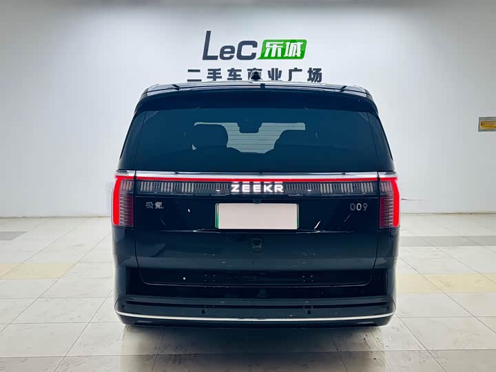 Фото 4 - Zeekr 009