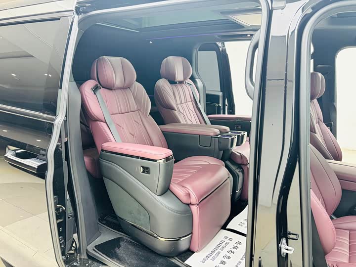 Фото 8 - Zeekr 009