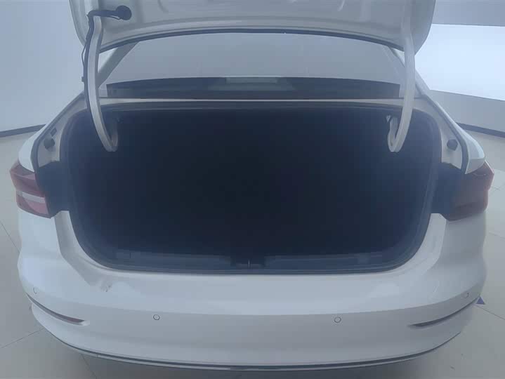 Фото 4 - Volkswagen Lavida