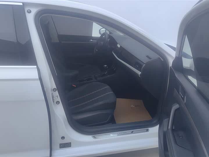 Фото 8 - Volkswagen Lavida