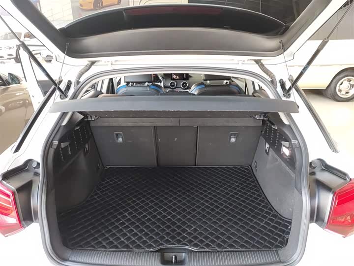 Фото 9 - Audi Q2L e-tron