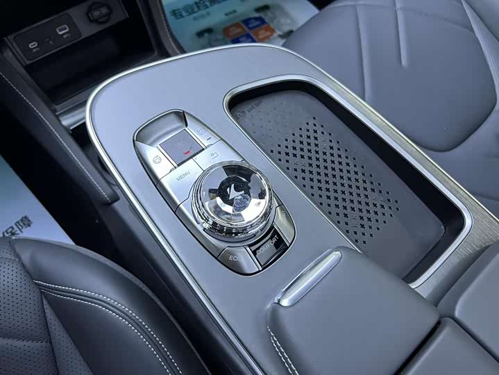 Фото 7 - BAIC Arcfox Alpha S