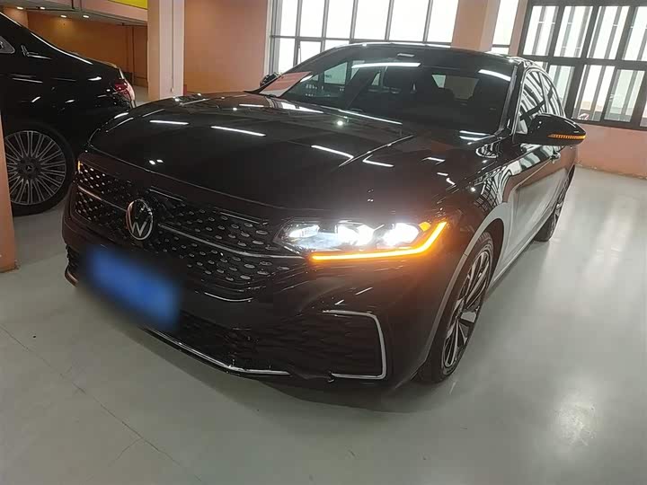 Фото 2 - Volkswagen Passat