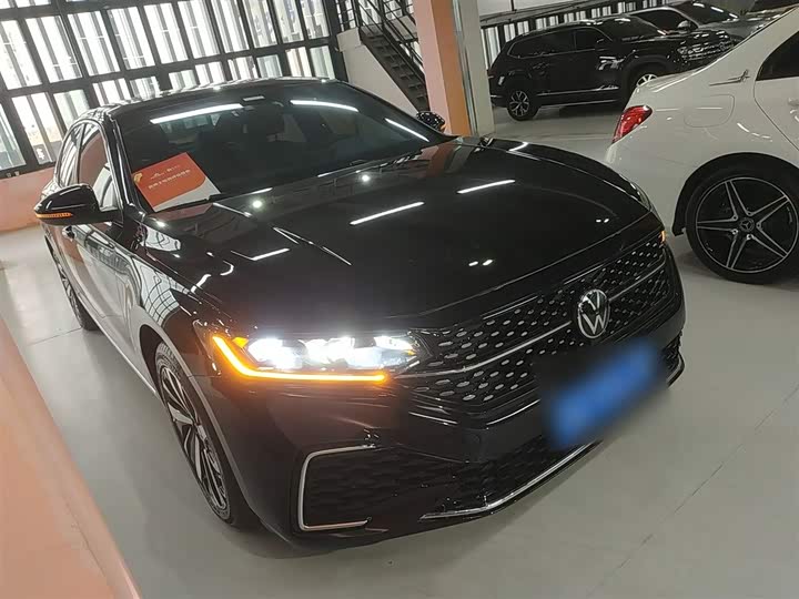 Фото 4 - Volkswagen Passat