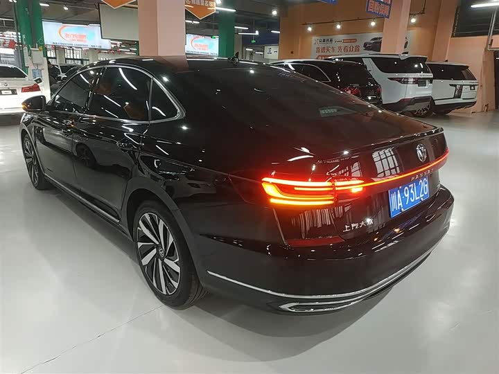 Фото 5 - Volkswagen Passat
