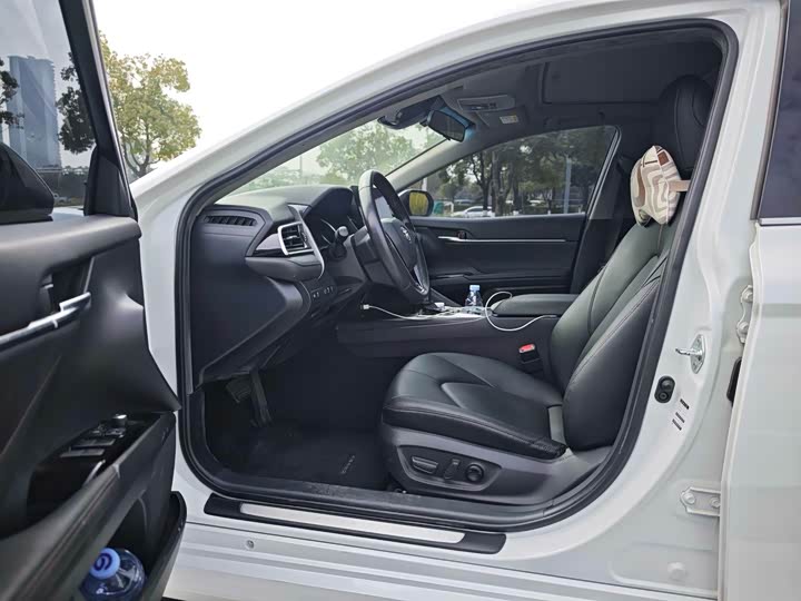 Фото 5 - Toyota Camry