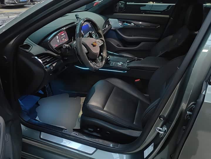 Фото 9 - Cadillac CT5