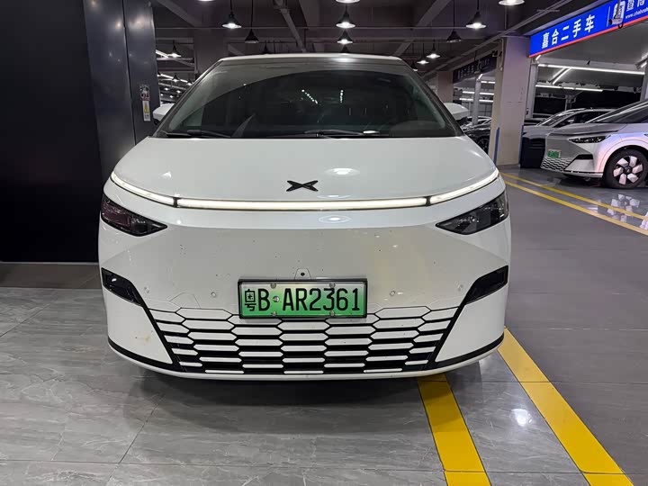 Фото 2 - XPeng X9