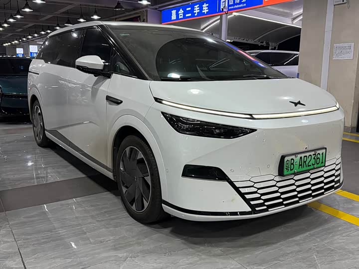 Фото 3 - XPeng X9