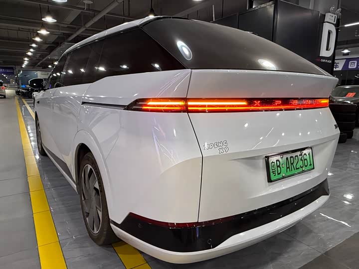 Фото 8 - XPeng X9