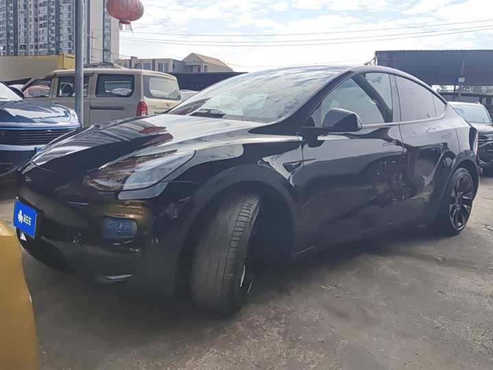 Фото 1 - Tesla Model Y