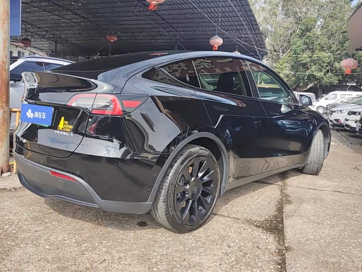 Фото 3 - Tesla Model Y
