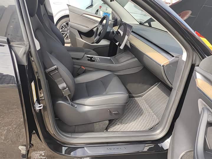 Фото 8 - Tesla Model Y